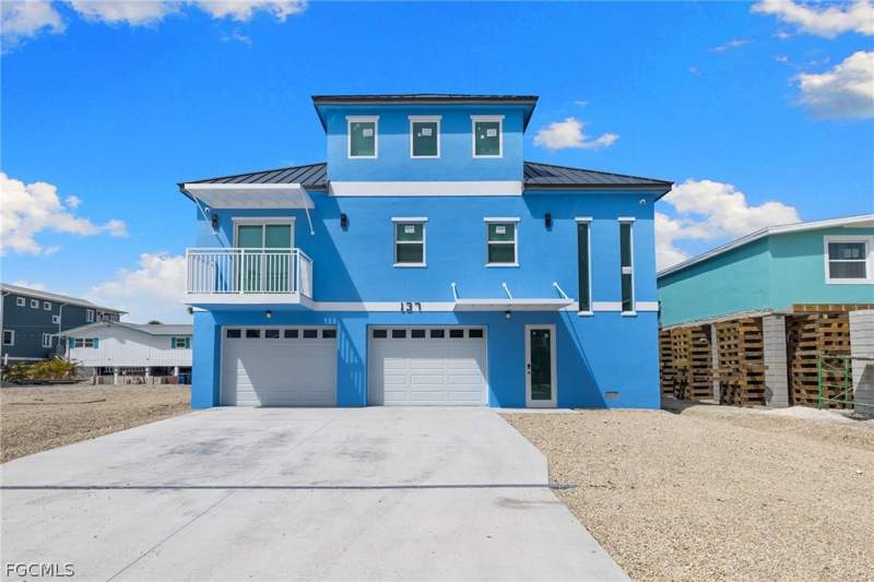 4 bedroom SingleFamilyResidence at 137 Hibiscus Dr, Leilani, Fort Myers Beach — photo 2