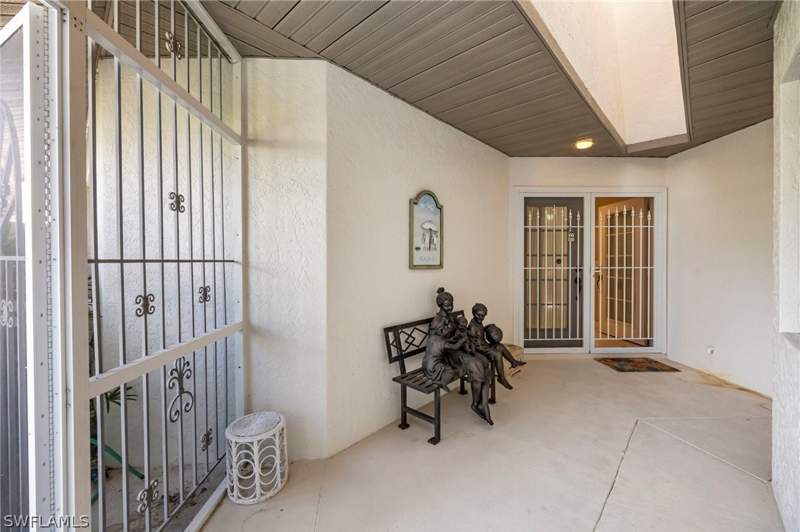 2 bedroom Attached at 105 Cypress View Dr 105, Eagle Creek, Naples — photo 4