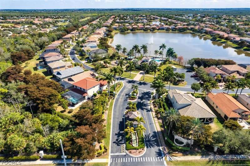 4 bedroom SingleFamilyResidence at 8306 Sumner Ave, Catalina Isles, Fort Myers — photo 2