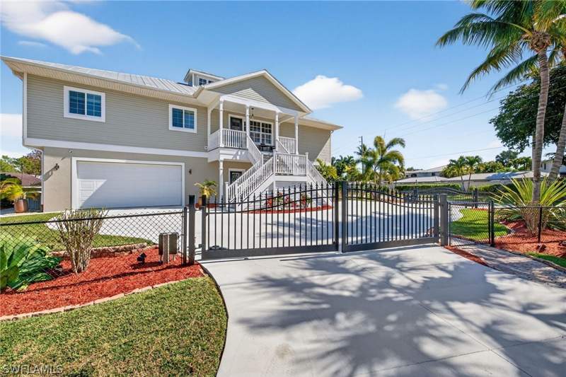5 bedroom SingleFamilyResidence at 27310 Patrick St, Heitmans, Bonita Springs — photo 2