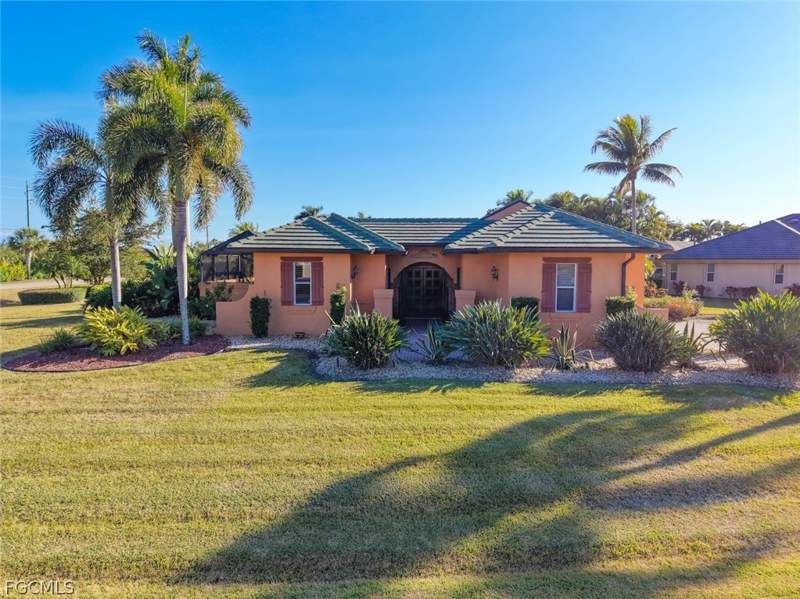 3 bedroom SingleFamilyResidence at 15431 Greenock Ln, Fiddlesticks Country Club, Fort Myers — photo 2