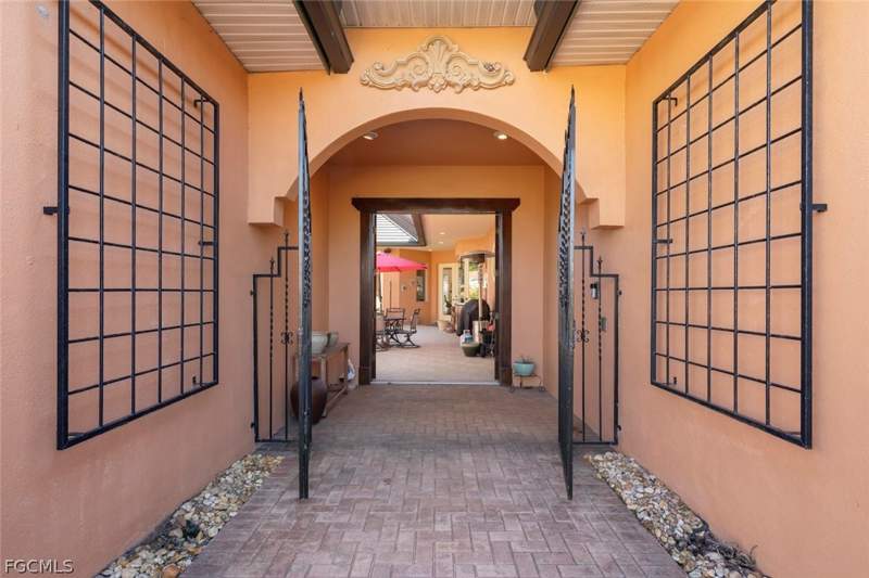 3 bedroom SingleFamilyResidence at 15431 Greenock Ln, Fiddlesticks Country Club, Fort Myers — photo 3