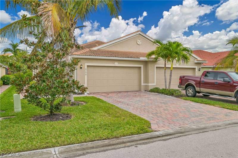 2 bedroom Attached at 4390 Dutchess Park Rd, Lindsford, Fort Myers — photo 2
