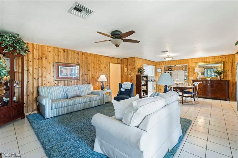 6 bedroom SingleFamilyResidence at 2724 3rd St SW, Lehigh Acres, Lehigh Acres — photo 4