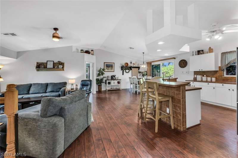 5 bedroom SingleFamilyResidence at 4105 2nd Ave NE, Golden Gate Estates, Naples — photo 5