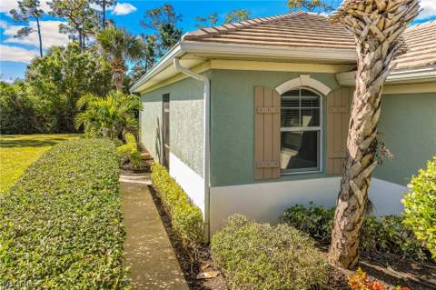 10614 Camarelle Cir N, Fort Myers FL - photo 16 of 32
