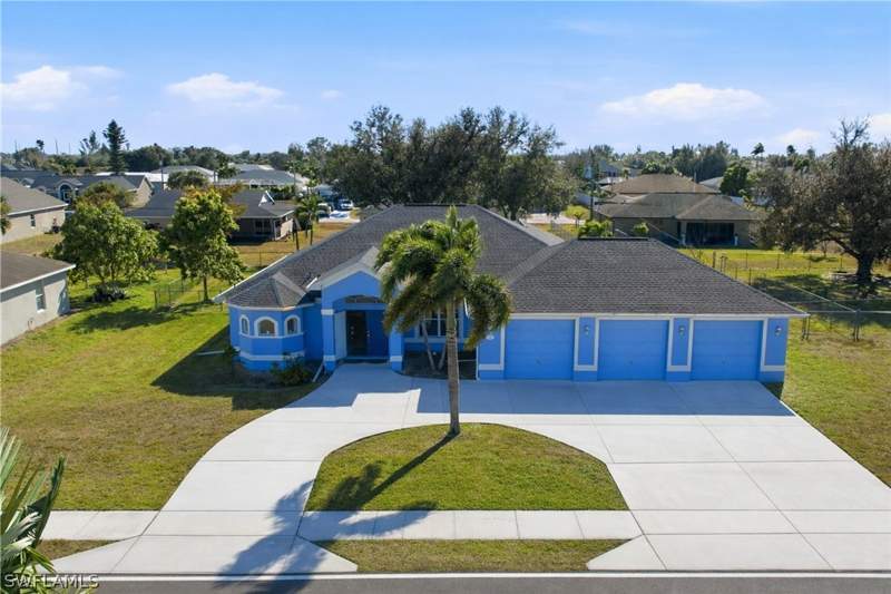 4 bedroom SingleFamilyResidence at 126 Nicholas Pkwy W, Cape Coral, Cape Coral — photo 3
