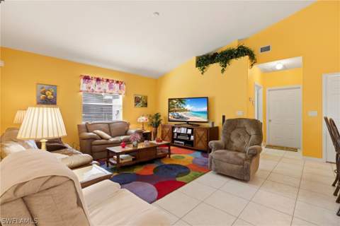 126 Nicholas Pkwy W, Cape Coral FL - photo 7 of 36