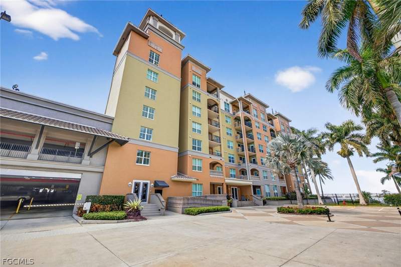 2 bedroom Condominium at 2825 Palm Beach Blvd 215, Alta Mar, Fort Myers — photo 2