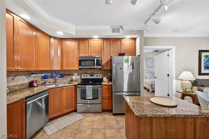 2 bedroom Condominium at 2825 Palm Beach Blvd 215, Alta Mar, Fort Myers — photo 3