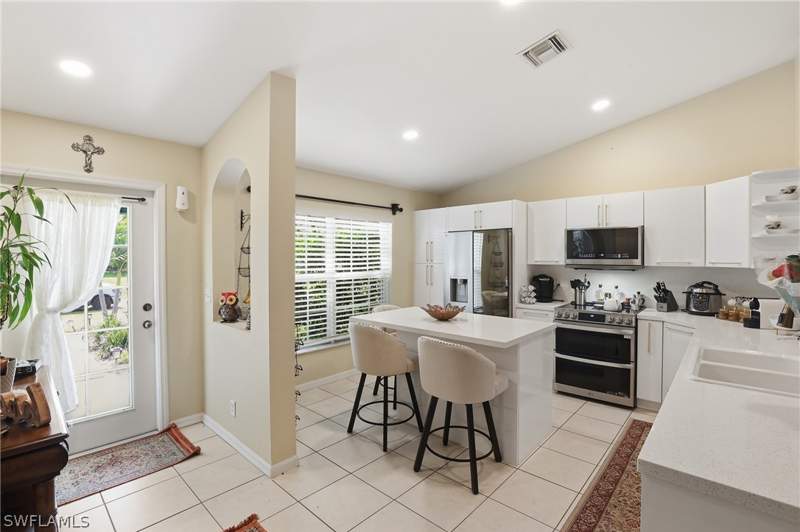 3 bedroom SingleFamilyResidence at 2207 NE 28th St, Cape Coral, Cape Coral — photo 5