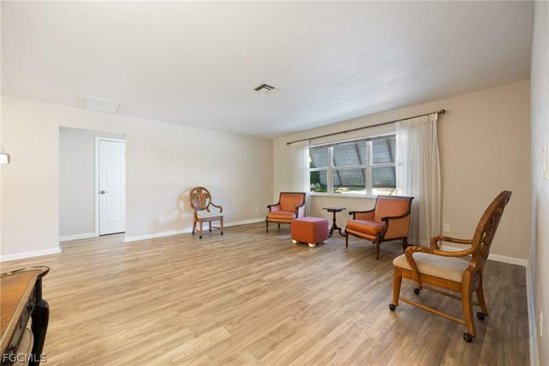 2 bedroom SingleFamilyResidence at 15637 Omai Ct, Tahitian Shores, Fort Myers — photo 4