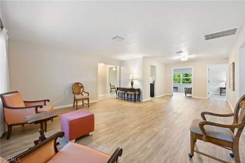 15637 Omai Ct, Fort Myers FL - photo 7 of 30