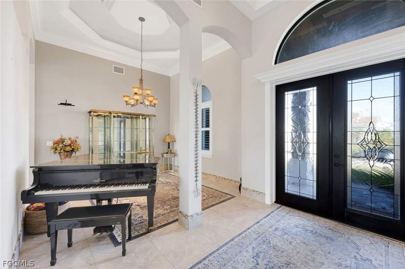 5 bedroom SingleFamilyResidence at 11711 Royal Tee Cir, Cape Royal, Cape Coral — photo 4