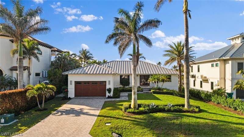 3 bedroom SingleFamilyResidence at 266 Egret Ave, Conners, Naples — photo 2
