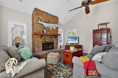 6143 Castaways Ln, Sanibel FL - photo 10 of 37