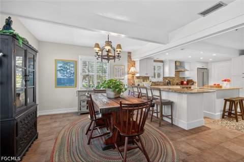 6143 Castaways Ln, Sanibel FL - photo 8 of 37