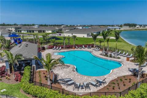 555 Spring Hill Lake Loop, Cape Coral FL - photo 23 of 36