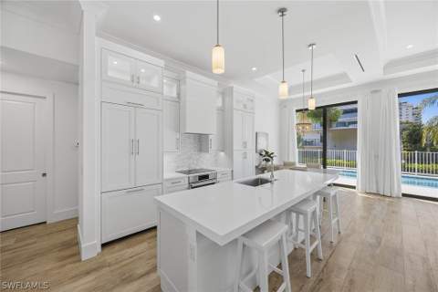 740 Seagrape Dr, Marco Island FL - photo 10 of 37