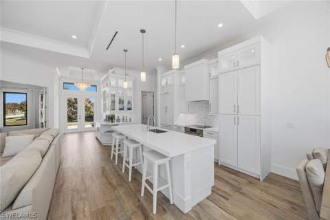 740 Seagrape Dr, Marco Island FL - photo 11 of 37