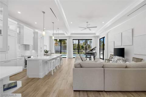 740 Seagrape Dr, Marco Island FL - photo 6 of 37