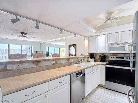 400 Lenell Rd 107, Fort Myers Beach FL - photo 10 of 25
