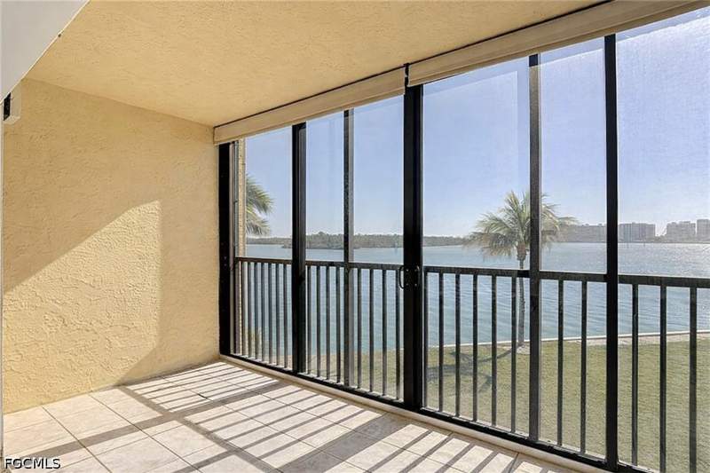 1 bedroom Condominium at 400 Lenell Rd 107, Windward Point Condo, Fort Myers Beach — photo 3