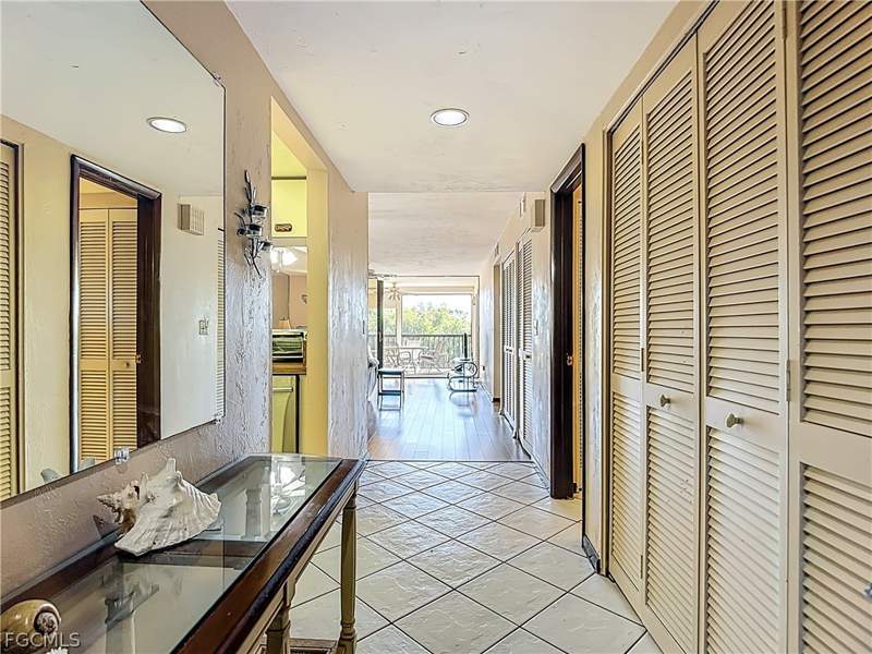 2 bedroom Condominium at 2067 W Lakeview Blvd 9, Lakeside At Lochmoor Condo, North Fort Myers — photo 2