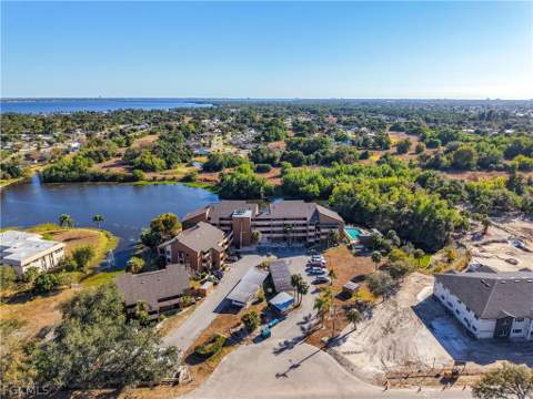 2067 W Lakeview Blvd 9, North Fort Myers FL - photo 23 of 32