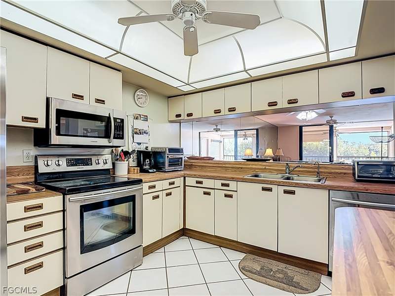 2 bedroom Condominium at 2067 W Lakeview Blvd 9, Lakeside At Lochmoor Condo, North Fort Myers — photo 4