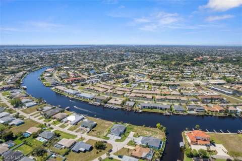 1107 SE 38th St, Cape Coral FL - photo 12 of 50