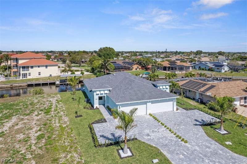 3 bedroom Attached at 1107 SE 38th St, Cape Coral, Cape Coral — photo 3