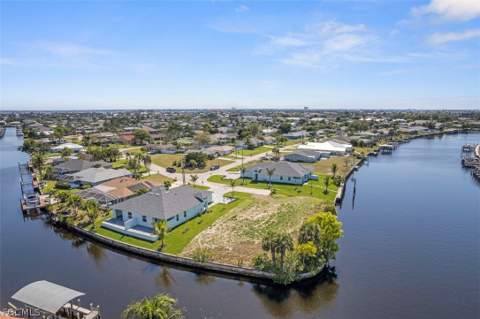 1107 SE 38th St, Cape Coral FL - photo 7 of 50