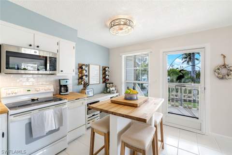 1215 Edington Pl M7, Marco Island FL - photo 12 of 31