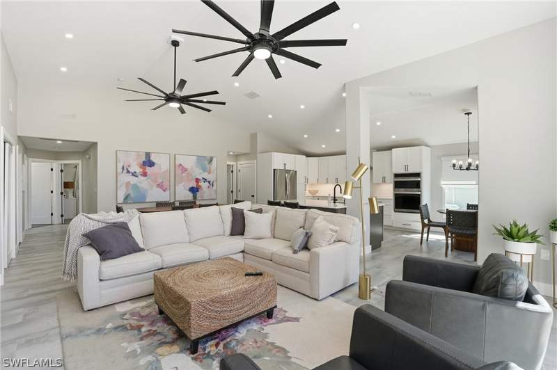 5 bedroom SingleFamilyResidence at 3321 Estero Blvd, Cases, Fort Myers Beach — photo 5