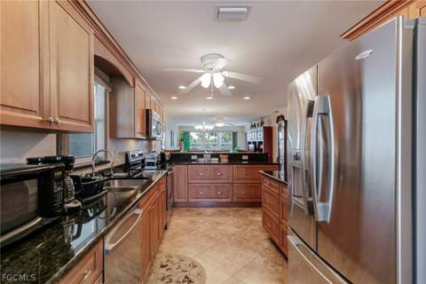 208 Cape Coral Pkwy E 208, Cape Coral FL - photo 9 of 22