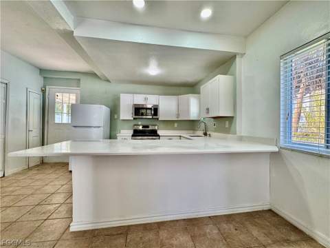 7123 Shannon Blvd, Fort Myers FL - photo 7 of 38