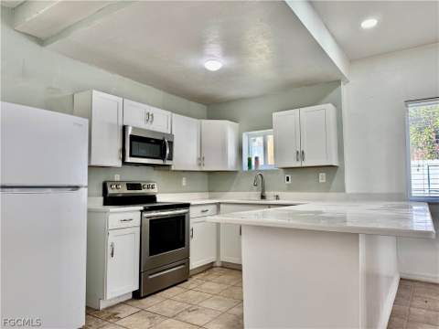 7123 Shannon Blvd, Fort Myers FL - photo 8 of 38