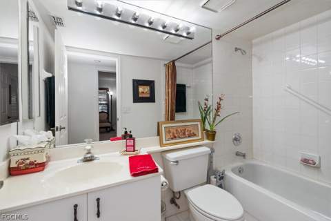 5825 Trailwinds Dr 414, Fort Myers FL - photo 16 of 34