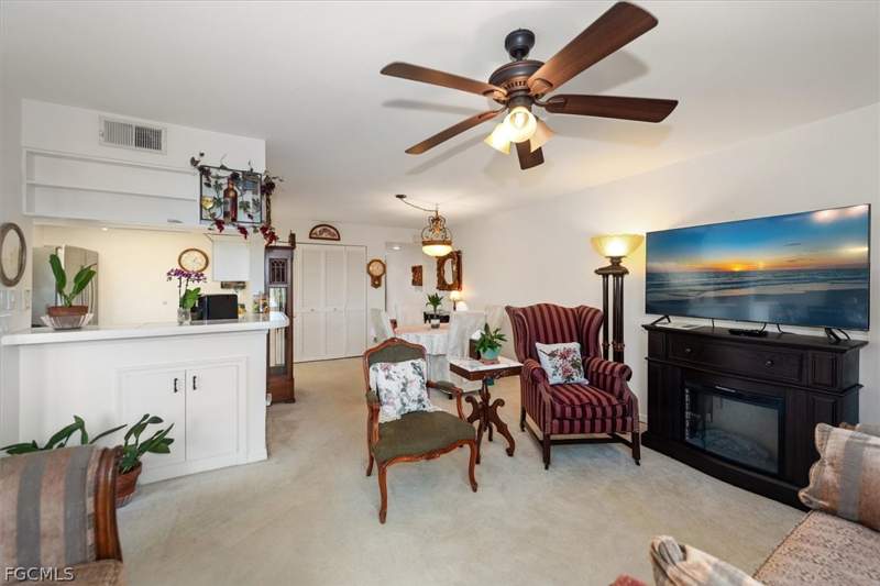 2 bedroom Condominium at 5825 Trailwinds Dr 414, Oakmont Village, Fort Myers — photo 4