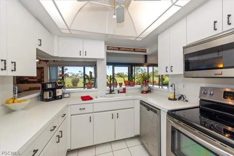5825 Trailwinds Dr 414, Fort Myers FL - photo 8 of 34