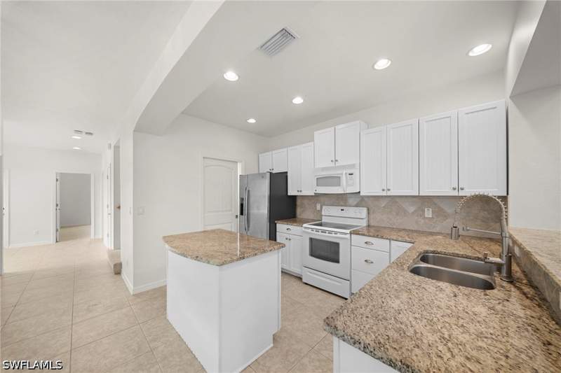 3 bedroom SingleFamilyResidence at 4011 Tarpon Ave, Imperial Shores, Bonita Springs — photo 4