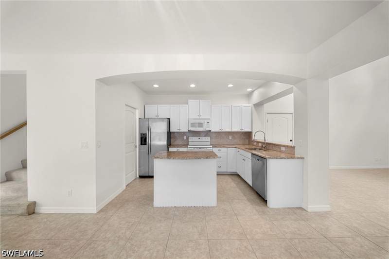 3 bedroom SingleFamilyResidence at 4011 Tarpon Ave, Imperial Shores, Bonita Springs — photo 5