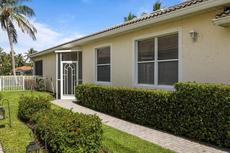 3 bedroom Attached at 7685 Bay Lake Dr, Reflection Lakes, Fort Myers — photo 4