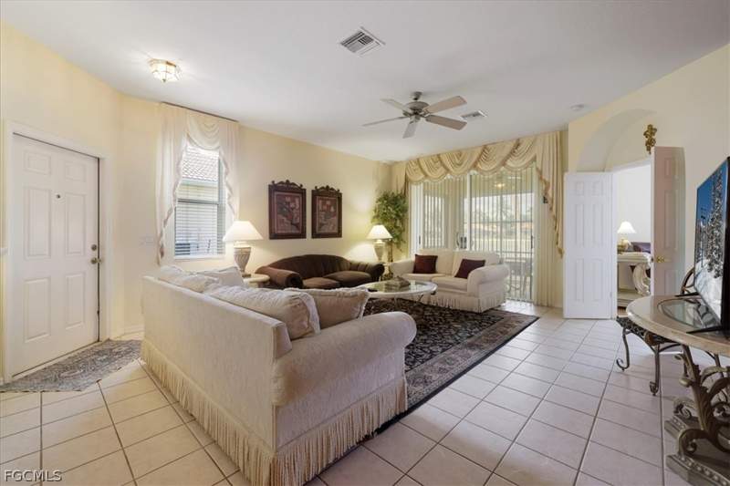 3 bedroom Attached at 7685 Bay Lake Dr, Reflection Lakes, Fort Myers — photo 5