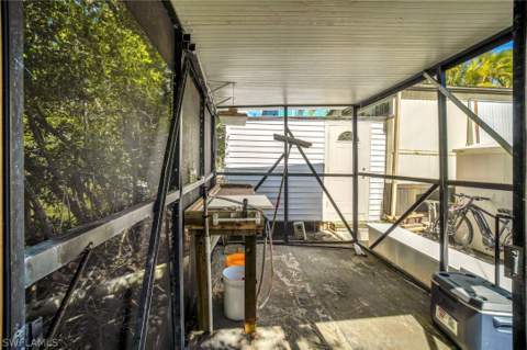 33 Plantation Dr, Everglades City FL - photo 8 of 39