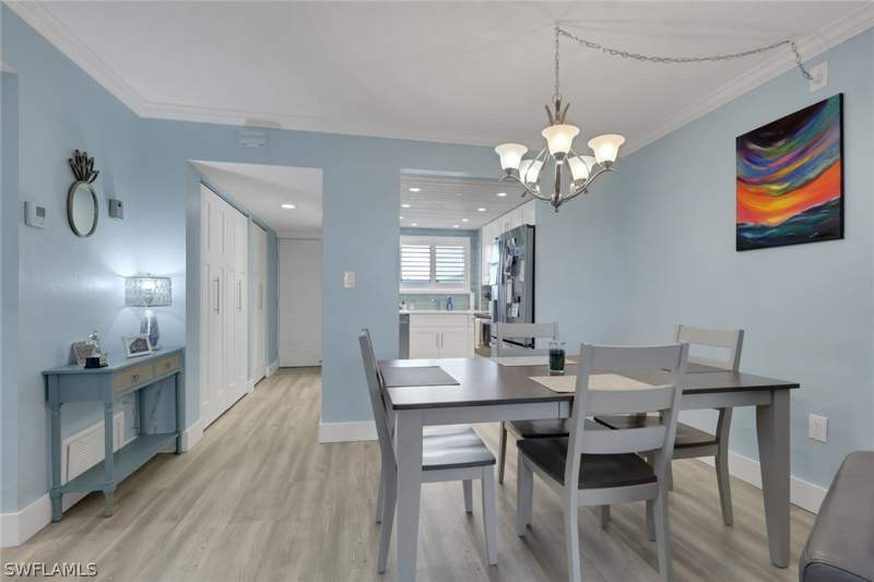 2 bedroom Condominium at 2121 Collier Ave 508, Centre Court Condo, Fort Myers — photo 5