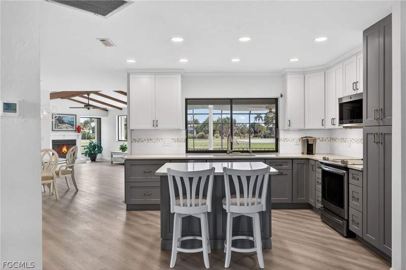 3 bedroom SingleFamilyResidence at 1312 Par View Dr, Beachview Country Club Estates, Sanibel — photo 5