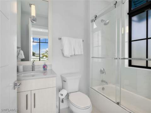 101 8th St S 201, Naples FL - photo 20 of 32