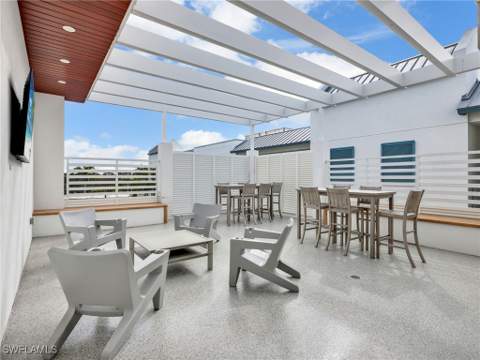101 8th St S 201, Naples FL - photo 23 of 32